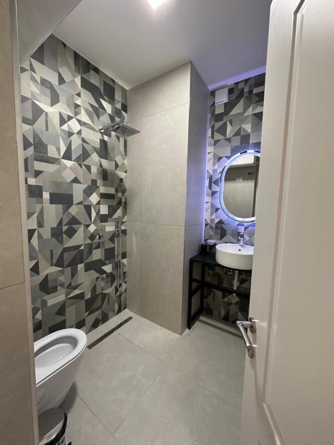 Intercontinental Apartments Tirana City Center Buitenkant foto